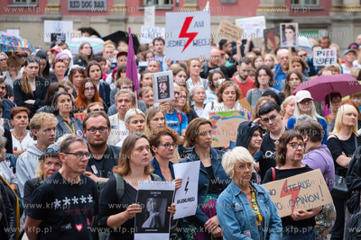 Gdańsk, okolice Dworu Artusa. Ani Jednej Więcej!...