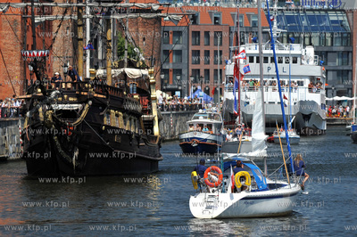 Parada zaglowcow Gdansk Sail na Motlawie11.07.2010fot....