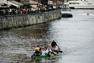 Gdansk. Motlawa.VI Charytatywne Regaty Smoczych Lodzi...