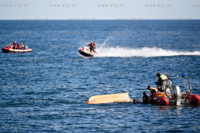 Sopot - molo. Wspolne cwiczenia jednostki ratowniczo...