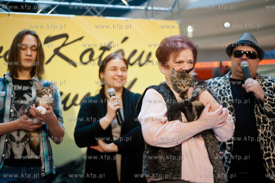 Gdansk. Galeria Baltycka. Obchody swiatowego dnia kota....