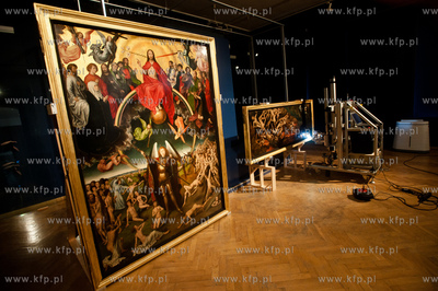 Gdansk. Muzeum Narodowe. Prace badawcze tryptyku Sad...