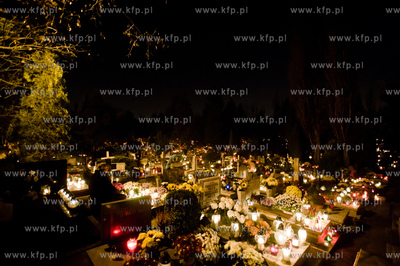 Gdansk. Cmentarz Lostowicki. Swieto Zmarlych. 01.11.2013...