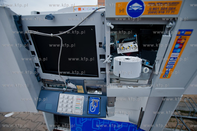 Gdansk. Ujescisko. Wysadzony w powietrze bankomat sieci...