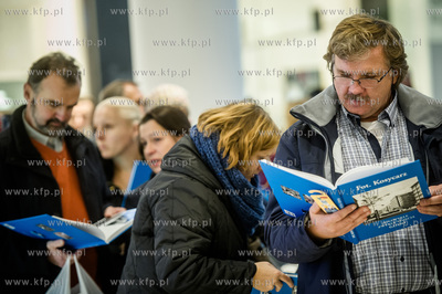 Gdynia. Centrum Handlowe Riviera. Premiera i promocja...