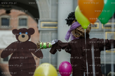 Gdansk. Wspolny przemarsz pod haslem Radoscia powitaj...