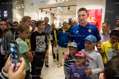 Gdynia. Centrum Riviera. Prezentacja zespołu Arki...
