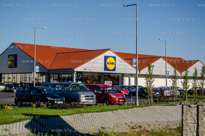 Gdańsk. Ujescisko. Sklep sieci Lidl.
20.07.2016
fot....