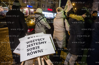 Gdynia. Pikieta Solidarnie dla Polski, zorganizowana...