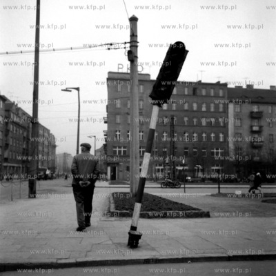 Róg ulic Świętojańskiej i 10 Lutego w Gdyni. (lata60).
1962
0001813z
Fot....