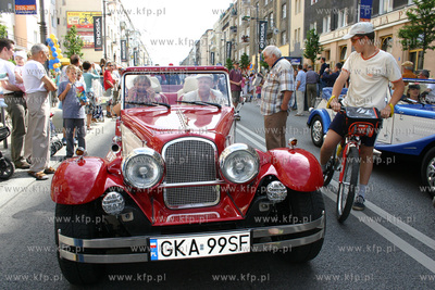 Swieto ulicy Swietojanskiej w Gdyni. Wielka parada...