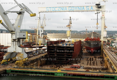 Budowa statku w Stoczni Gdynia SA
03.05.2008
fot....