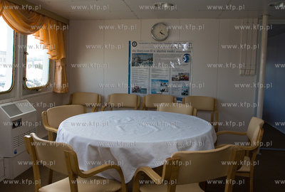 Gdynia, statek AkademiiMorskiej "Horyzont II". Mesa...