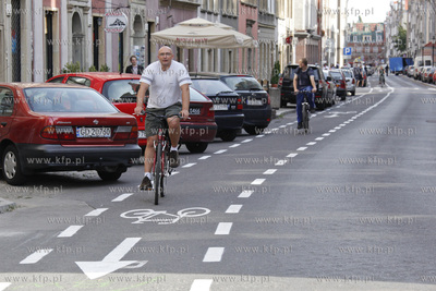Nowa sciezka rowerowa na ul. Ogarnej w Gdansku. Mozna...