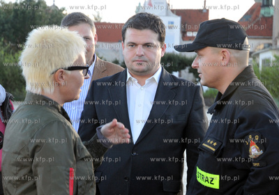 Sopot plaza przy Molo. Happening "Unwanted Things "...