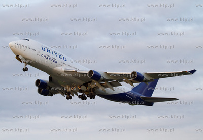 Samolot Boeing 747 już po raz szosty odwiedzil gdanskie...