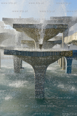 Odnowiona fontana na Skwerze Kosciuszki w Gdyni.
24.08.2013
Fot....