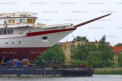 Transport kadluba do portu wewnetrzego w Gdansku szkolnego...