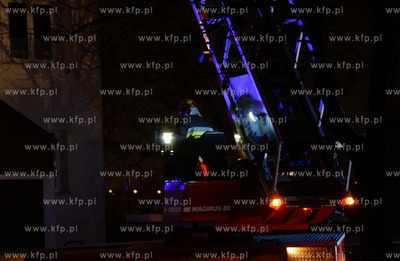 Gdańsk. Suchanino. Pożar w jednym z bloków na ul.Paderewskiego....