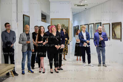 Wystawa obrazów Zdzisława Beksińskiego w Teatrze...