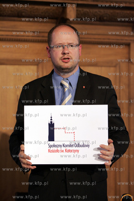 Konferencja prasowa  po pozarze w kosciele sw. Katarzyny...