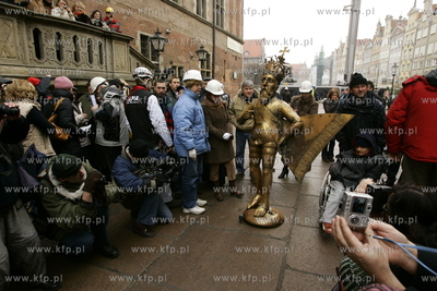 Gdanski. Z wieży ratusza Glownego miasta zdjeto figure...