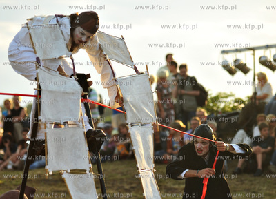 XIII edycja Festiwalu Teatrow Ulicznych FETA. FETA...