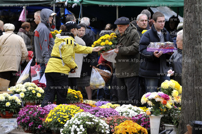 Cmentarz w Gdansku Oliwie. Swieto Wszystkich Swietych....