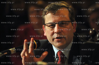 Ratusz Staromiejski - ulica Korzenna w Gdansku. Debata...