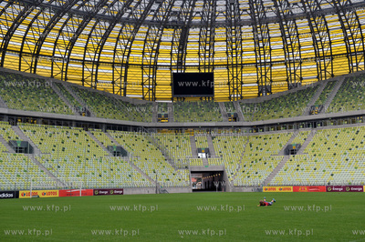 Murawa stadionu PGE Arena  18.08.2011 Fot. Maciej Kosycarz...