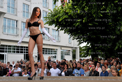 Ogolnopolskie wybory Bursztynowej Miss Lata w Sopocie....