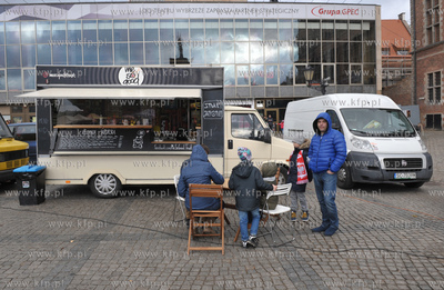 Dzien Niepodleglosci w Gdansku. Na Targu Weglowym odbywal...