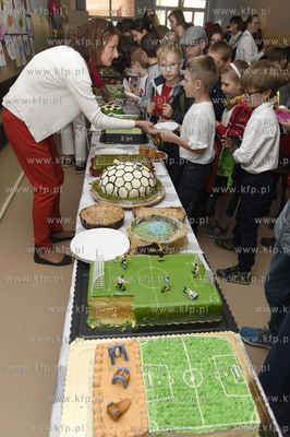 Otwarcie 100 boiska szkolnego w Gdańsku w Zespole...