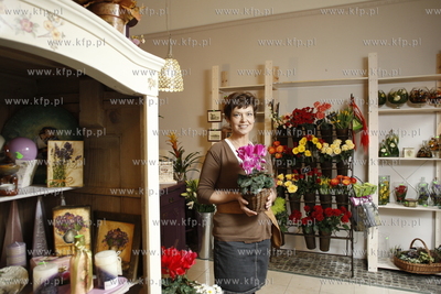 Magda Masny w swojej kwiaciarni Rosamelia w Sopocie.
03.11.2010
fot....