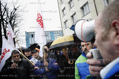Gdynia. Demonstracja pracownikow  WUZ Przedsiebiorstwa...