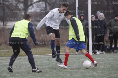 Gdansk Zaspa. Pilkarski turniej dzikich druzyn Do przerwy...