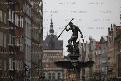 Gdansk. Dlugi Targ. Powrot posągu rzymskiego boga...