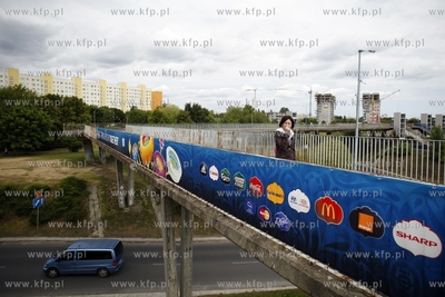 Gdansk Zaspa. Wiadukt nad Al. Jana Pawla II. Bannery...