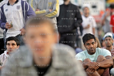 Gdansk. Mistrzostwa Europy w Pilce Noznej. Kibice ogladaja...