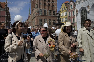 Parada ul. Długą i Długi Targ w Gdańsku kończąca...