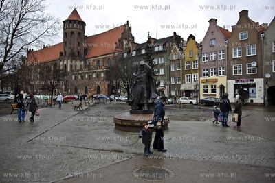 Gdańsk. Remont skweru przy ulicy Szerokiej.
10.12.2016
fot....