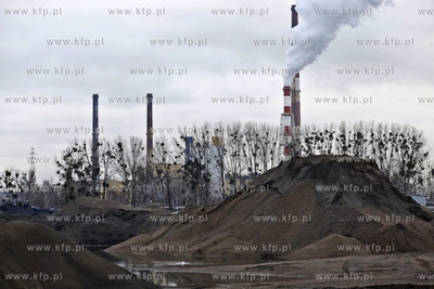 Znika hałda kruszywa z placu u zbiegu ul. Marynarki...