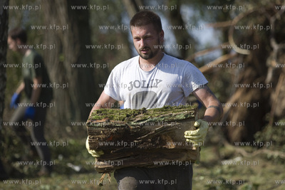 Skutki nawałnicy, która z piątku na sobotę przeszła...