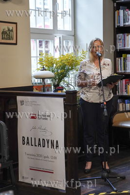 Narodowe czytanie Balladyny w bibliotece przy ul. Mariackiej...