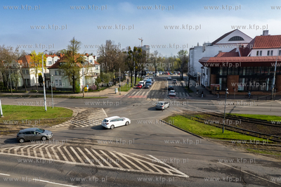 Skrzyżowanie al. Zwycięstwa z ul. Hallera przy Operze...