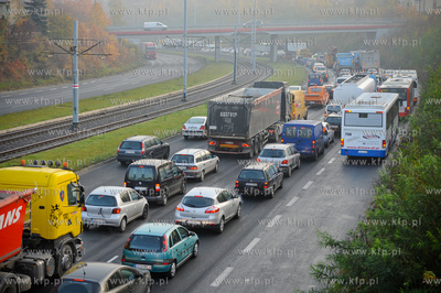 Gdansk. Poranne korki na Armi Krajowej.
07.11.2011
fot....