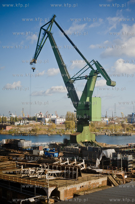 Stocznia Gdanska. Przekazanie wylaczonego z uzytku...