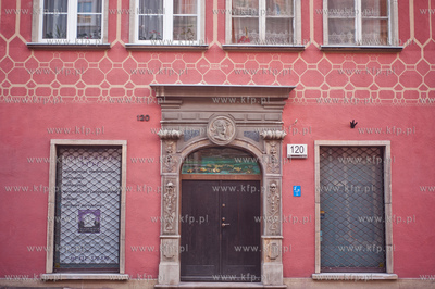 Gdansk. Odremontowane, nowo pomalowane kamieniczki...