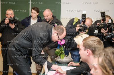 Obwodowa Komisja Wyborcza Nr 39 w Zespole Szkol Lacznosci...