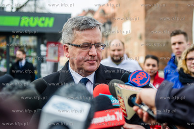 Gdansk. Targ Weglowy. Konferencja Prezydenta Bronislawa...